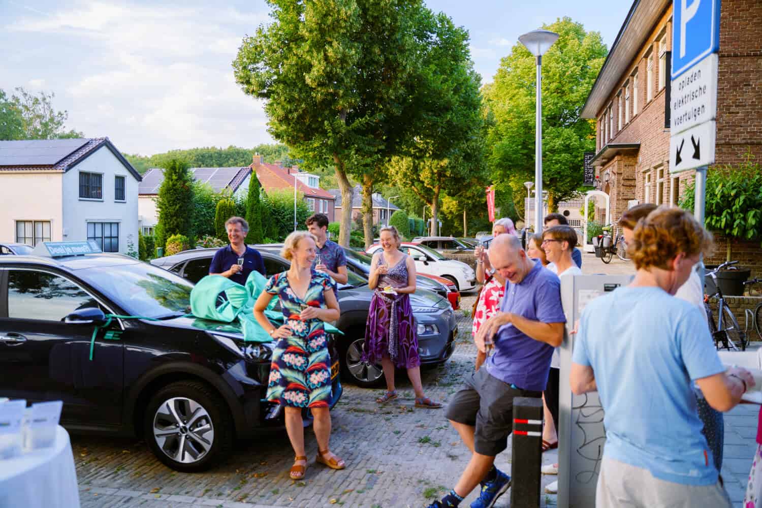Bewoners van Stadshagen doen mee aan groene buurtactie.